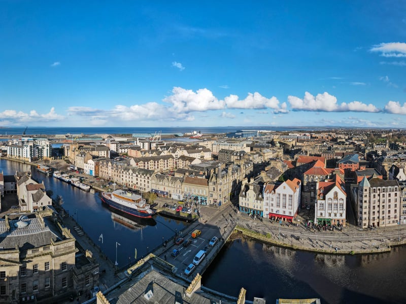 Edinburgh ranks with a score of 66.01 and has earned the fourth spot on the list with a population of around 530,680. There are over 361 walking tours and a high AQI of 25.