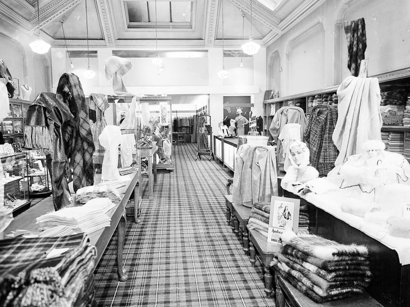 A gift display at Romanes and Paterson in Princes Street in February 1964.