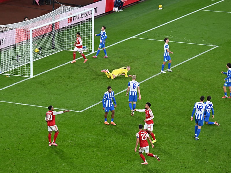 Perhaps could have got down sharper for the goal but it was a nice finish. Good initial save on the second goal but could do nothing with Saka's finish. Had little to to do aside from that.
