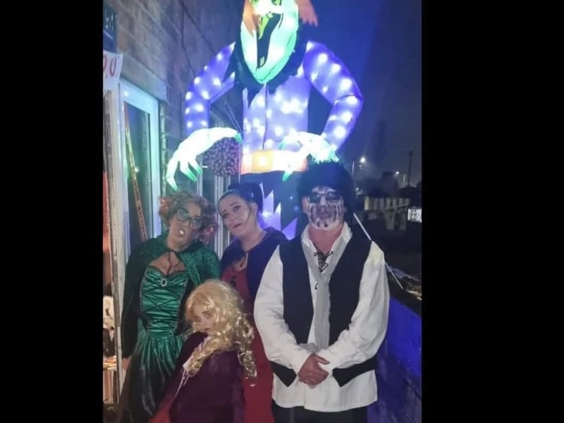 Jane Moss shared this fab family photo of "Grandad, nanan, daughter and granddaughter" as the cast of Hocus Pocus.