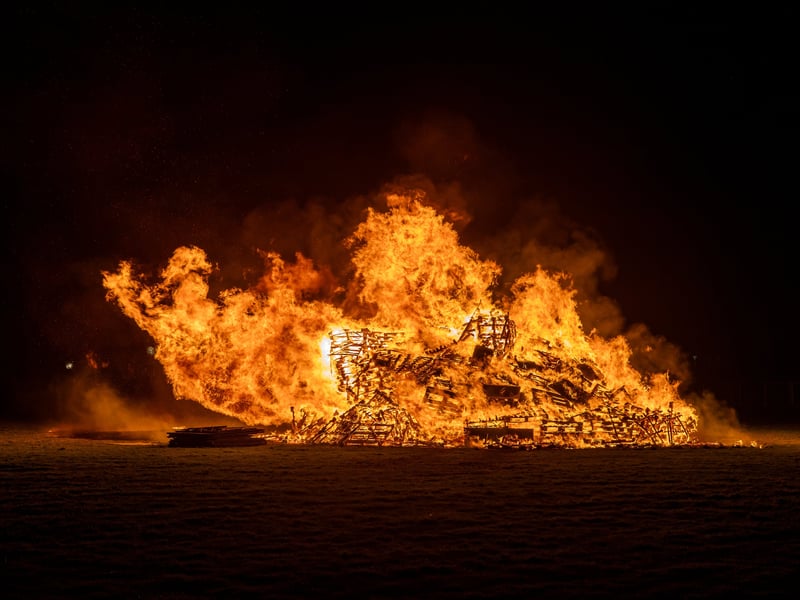 HMS Sultan held their annual bonfire on October 30 as thousands turned out to enjoy the evening.