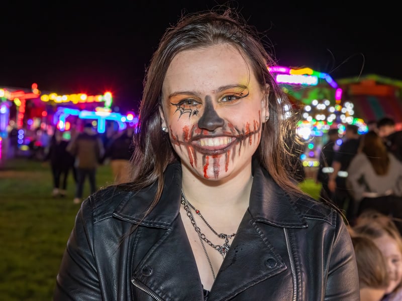 Mia, 16 from Gosport.