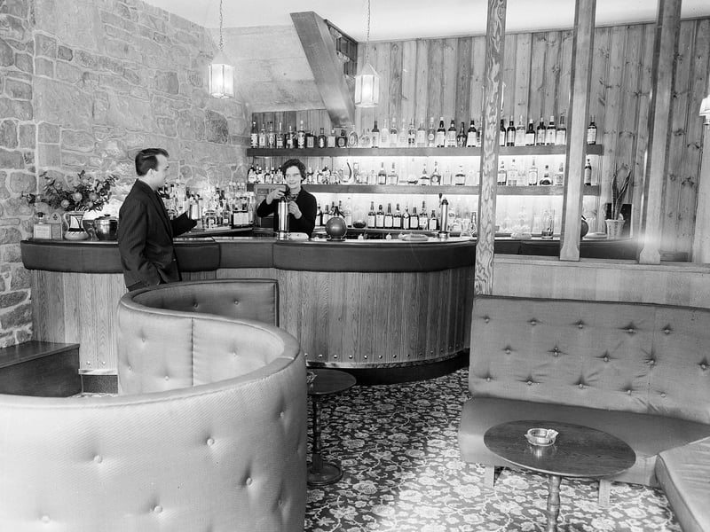 Beehive Inn in the Grassmarket in March 1964.