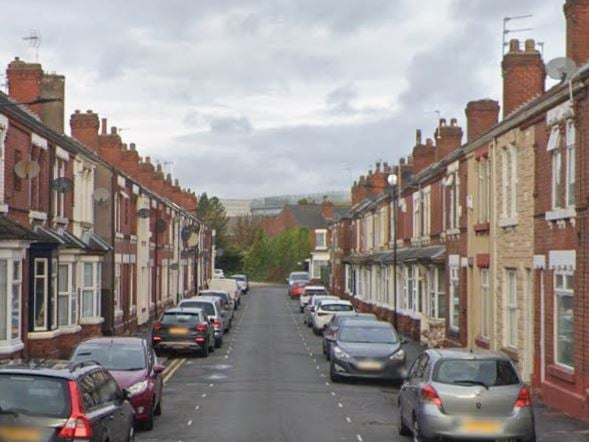 The average house price in Central Doncaster and Hyde Park is £90,000, which is the joint 40th cheapest in England and Wales, and the joint 7th cheapest in Yorkshire. The average house price in Central Doncaster and Hyde Park rose by 5.9% between March 2024 and March 2025.