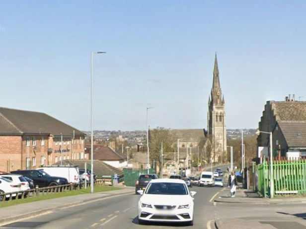 The average house price in the Holme Top neighbourhood of Bradford is £90,000, which is the joint 40th cheapest in England and Wales, and the joint 7th cheapest in Yorkshire. The average house price in Holme Top fell by 10% between March 2024 and March 2025.