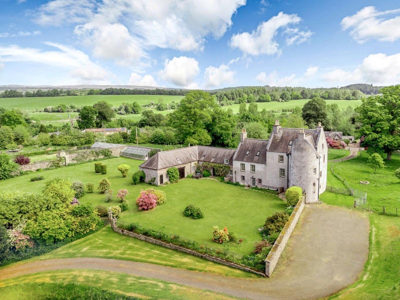 A stay at this 700-year-old property immerses you in a world of history and elegance. Discover the expansive internal layout with capacious rooms sleeping 12, and the properties traditional features, including exposed beams and castle-style staircases. Book now at holidaycottages.co.uk