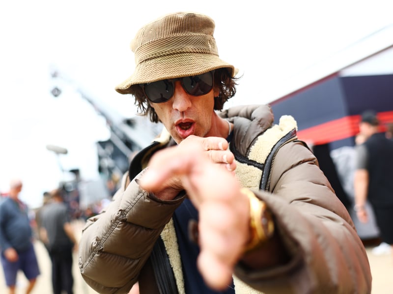 English singer-songwriter Richard Ashcroft, the iconic voice of The Verve and their hit Bittersweet Symphony, will headline Friday at TRSNMT 2026. 