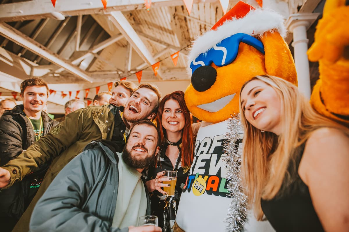 Ein Craft-Beer-Festival mit unbegrenztem Ausschank kommt morgen mit 50 ...