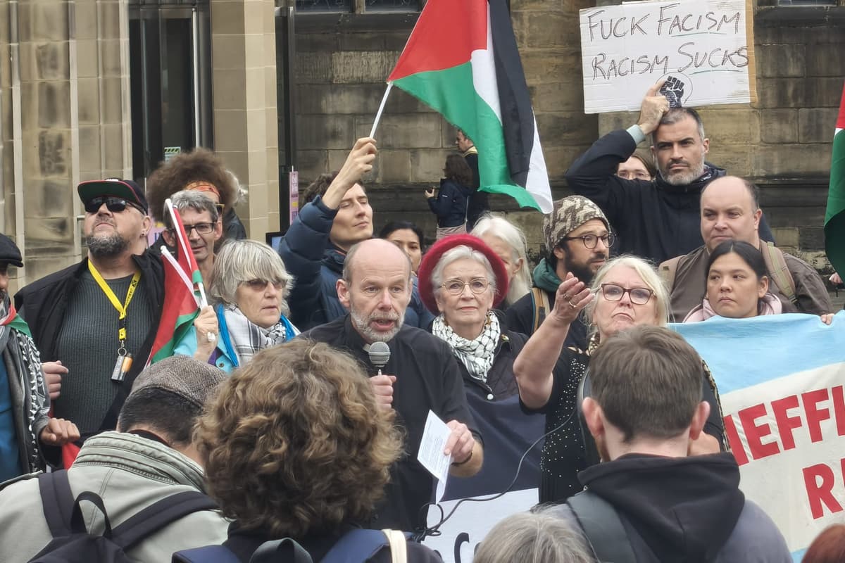 UKIP-Protest in Sheffield: Große Polizeipräsenz, als antifaschistische ...