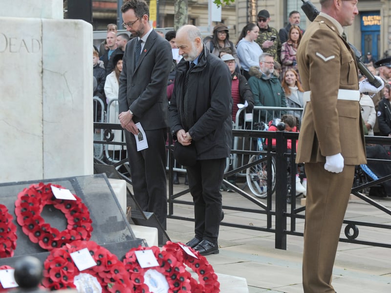 Fabian Hamilton MP, Leeds North East, lays a wreath.
