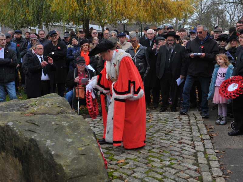 The Lord Mayor of Leeds, Coun Dan Cohen, lays a wreath.