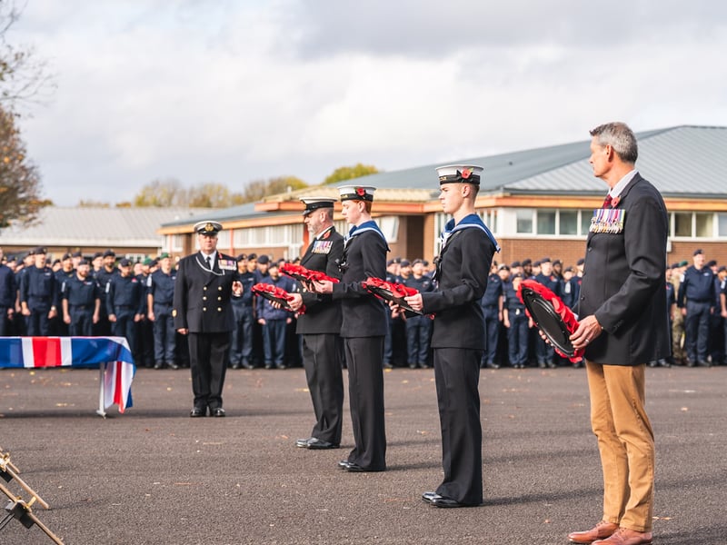 Wreaths were laid by bearers representing HMS Sultan, all civil servants and civilian personnel, and the Base's air and marine engineering schools.