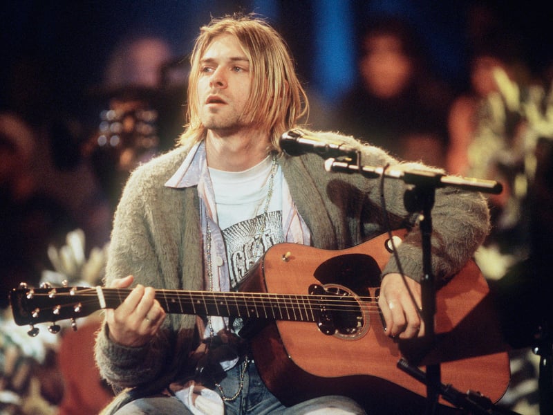 The album was the band's first release following Kurt Cobain’s death in April 1994. Its raw intimacy offered fans a deeply personal final farewell, transforming it into a definitive document of the band’s legacy.