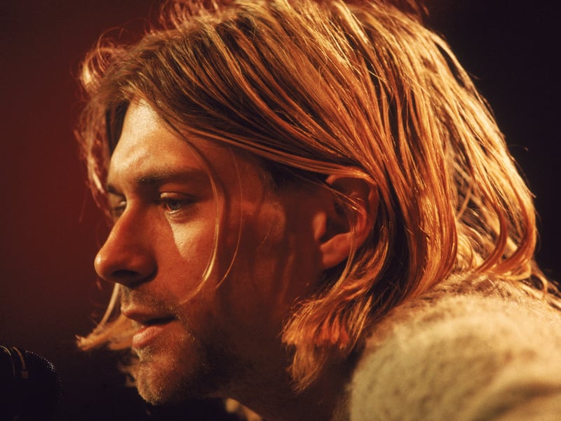 They were one of the few bands on Unplugged to film their entire 14-song set in a single take. This demonstrated a rare, intense focus and commitment to capturing the raw, live authenticity of the performance.