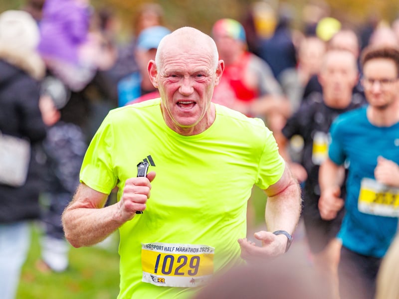 A runner takin on the Gosport Half Marathon 2025