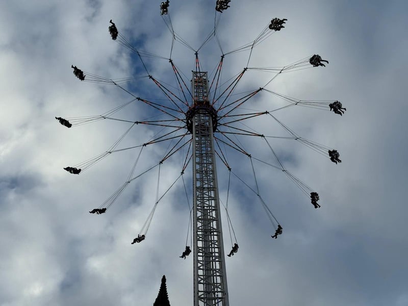 At a whopping 80 metres tall, the Starflyer towers over the East Princes Street Garden Christmas Market and provides incredible views of the city 