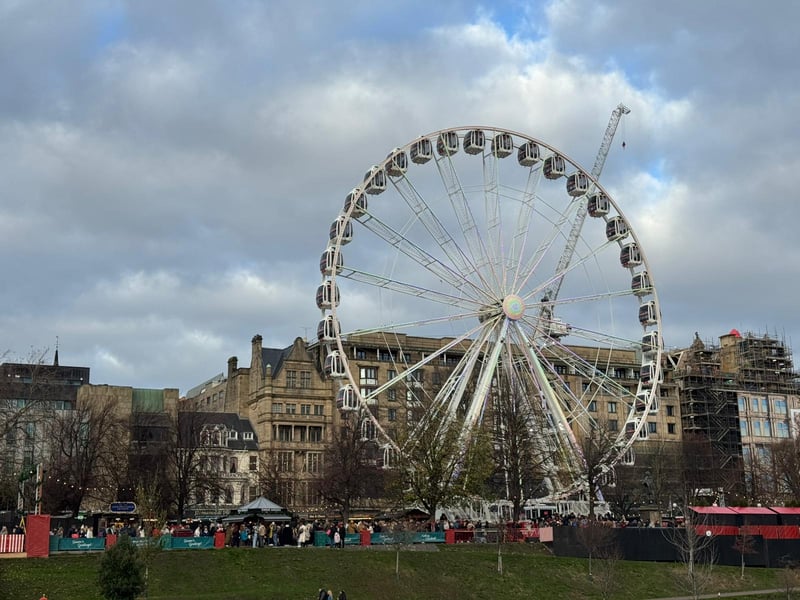 An iconic site in Edinburgh during the festive period is the Big Wheel, offering stunning views over the historic Old Town, Edinburgh Castle and Arthur’s Seat