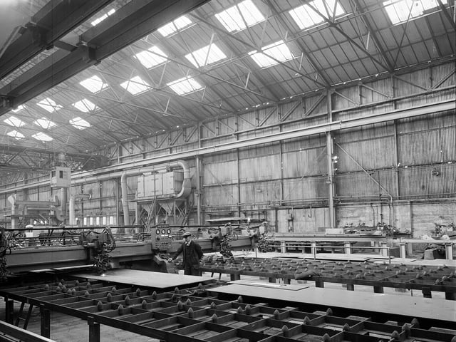 Dundee's Caledon Shipyard and its 'messer sicomat' machine in  September 1963.