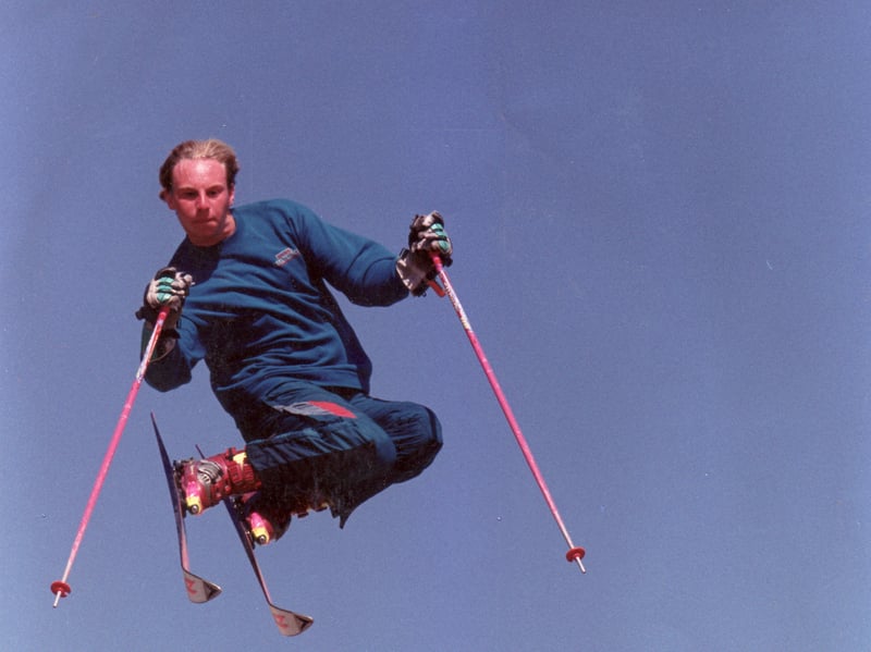 Sheffield Ski Village 10th August 1993
Ski instructor Dean Richards on the mogul runat Sheffield Ski Village in August 1993, doing the 'mule jump'