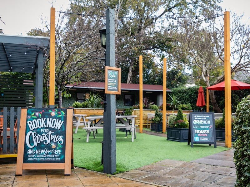 The Cricketers is a traditional, authentic and cosy pub, located in Surrey. Its extensive menu includes Sunday lunch which has been described as “mouthwatering” by DesignMyNight.