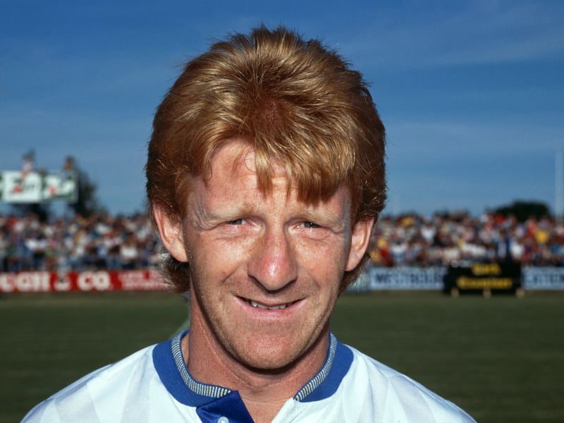 Joining Leeds United in March 1989, Gordon Strachan was the combative, clever engine who helped drag the club back to the top. Over six seasons he made 245 appearances and scored 45 goals, combining box-to-box industry with an eye for a timely strike and a knack for set-pieces. More than just goals, Strachan’s leadership, work-rate and experience steadied a young squad as they won the Second Division and then the 1991–92 First Division title (Premier League).