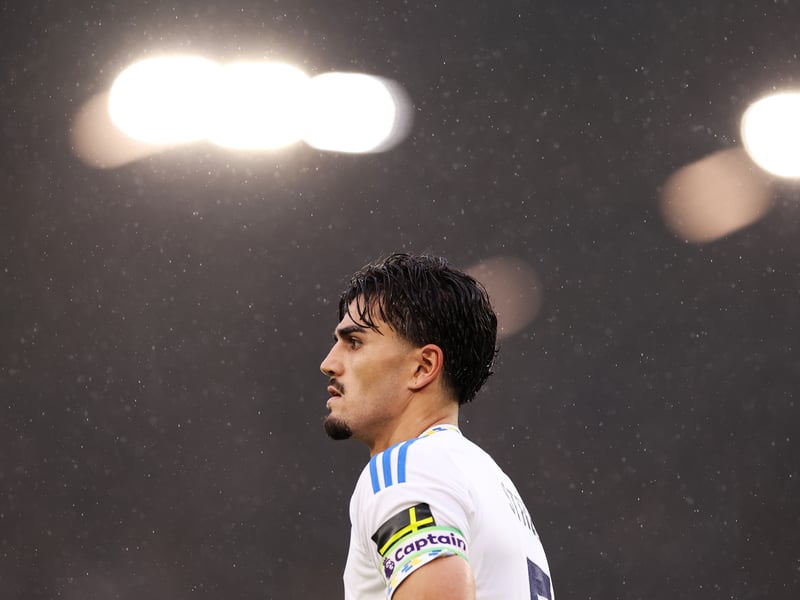 A big decision for Farke to make, literally, with giant summer centre-back signing Jaka Bijol having started United's last three games for which Struijk has been on the bench. It might be that Bijol keeps his place as the Slovenian and Rodon formed the centre-back axis that helped beat West Ham but Leeds have conceded six goals in their last two games and Farke might well feel that it's a good decision to bring Struijk back into the fold, especially with Bijol having been away on international duty. The first change.