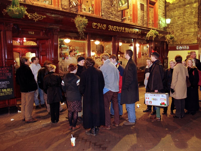 Punters queue outside the Kenilworth bar on Rose Street, Edinburgh, at Hogmanay, in 1998