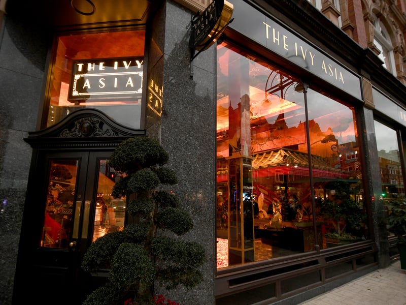 If you want a backdrop that is as stunning as the food, Ivy Asia is the recommendation. The vibrant, theatrical atmosphere provides a unique and high-energy alternative to the traditional quiet tea room. 🍰 55-57 Vicar Ln, Leeds LS1 6BA