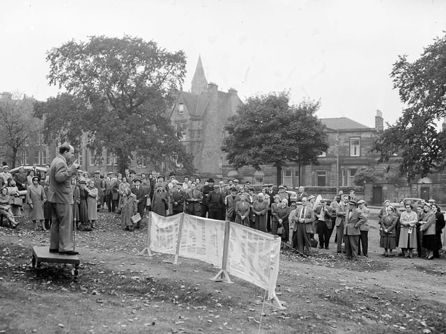 Labour politician Iain MacLeod speaks at an open air meeting at Bruntsfield Links during the General Election campaign of October 1959.