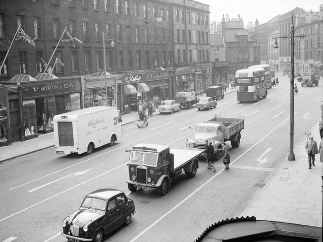 New road markings were laid out on Lothian Road  in 1957 designed to help traffic flow easier but motorists were not convinced and the police had to issue a statement through the press urging drivers to follow the arrows.