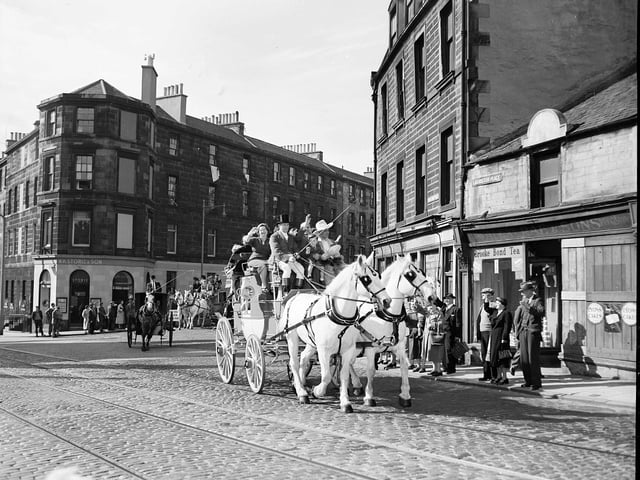 Children touring the city on a horse drawn cart in Lauriston Place in October 1958.