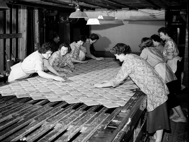 Making parquet linoleum at M Nairn & Co Linoleum Works in May 1958.