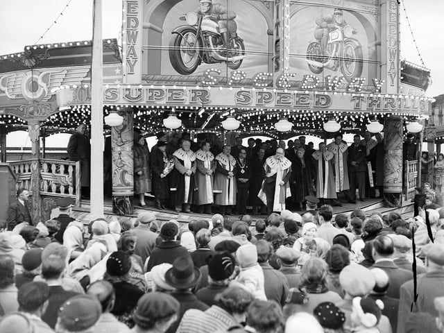Provost  J Goverlay opens Kirkcaldy Links Market in April 1958.