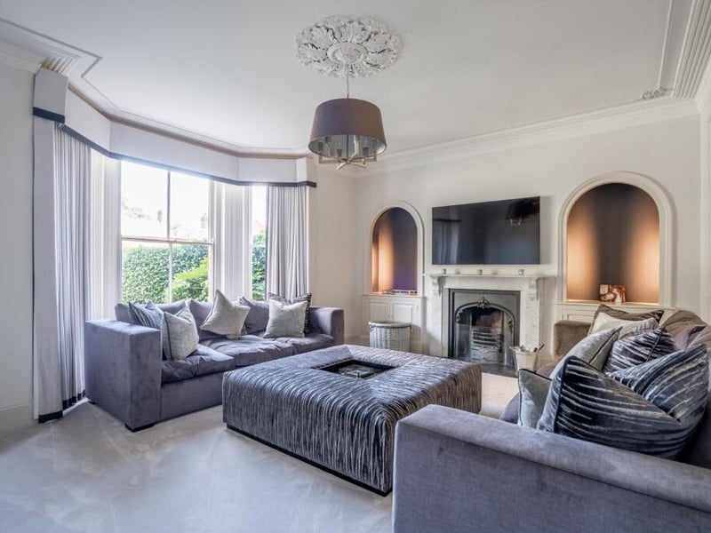 Sitting room.