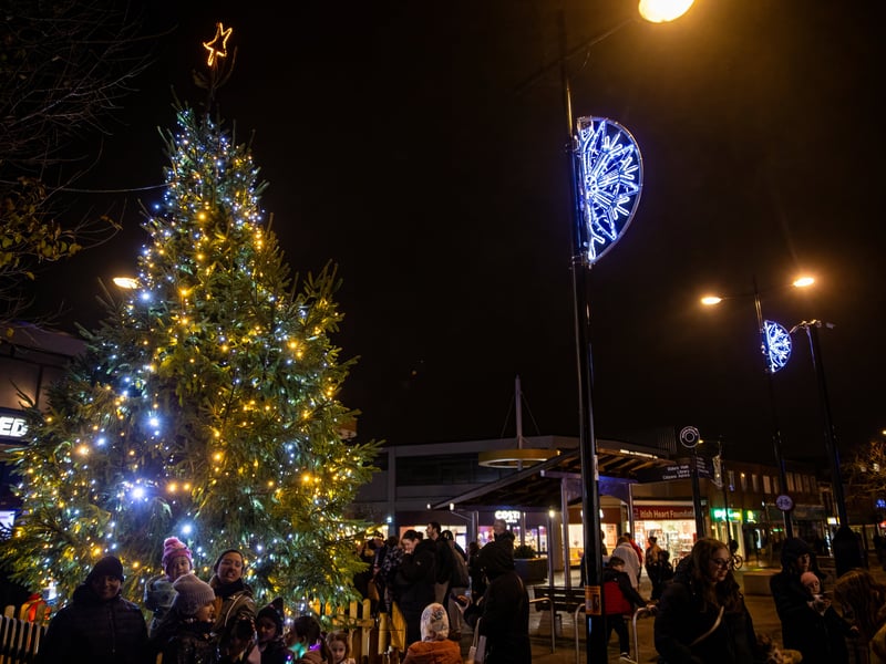 Crowds turned out to enjoy a festive evening in Waterlooville Town Centre on Thursday, November 27.
