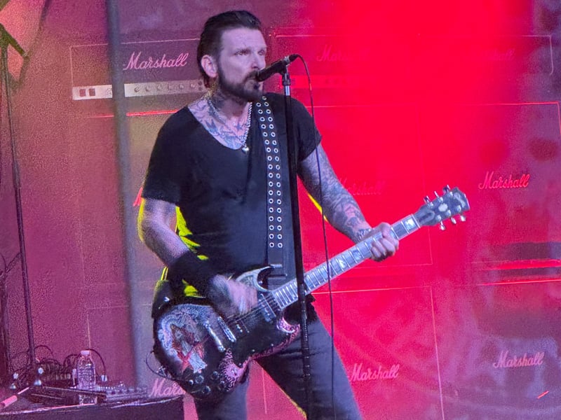 Lead singer Ricky Warwick was in great form.