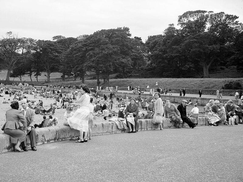 Holiday crowds at Cramond in August 1958.