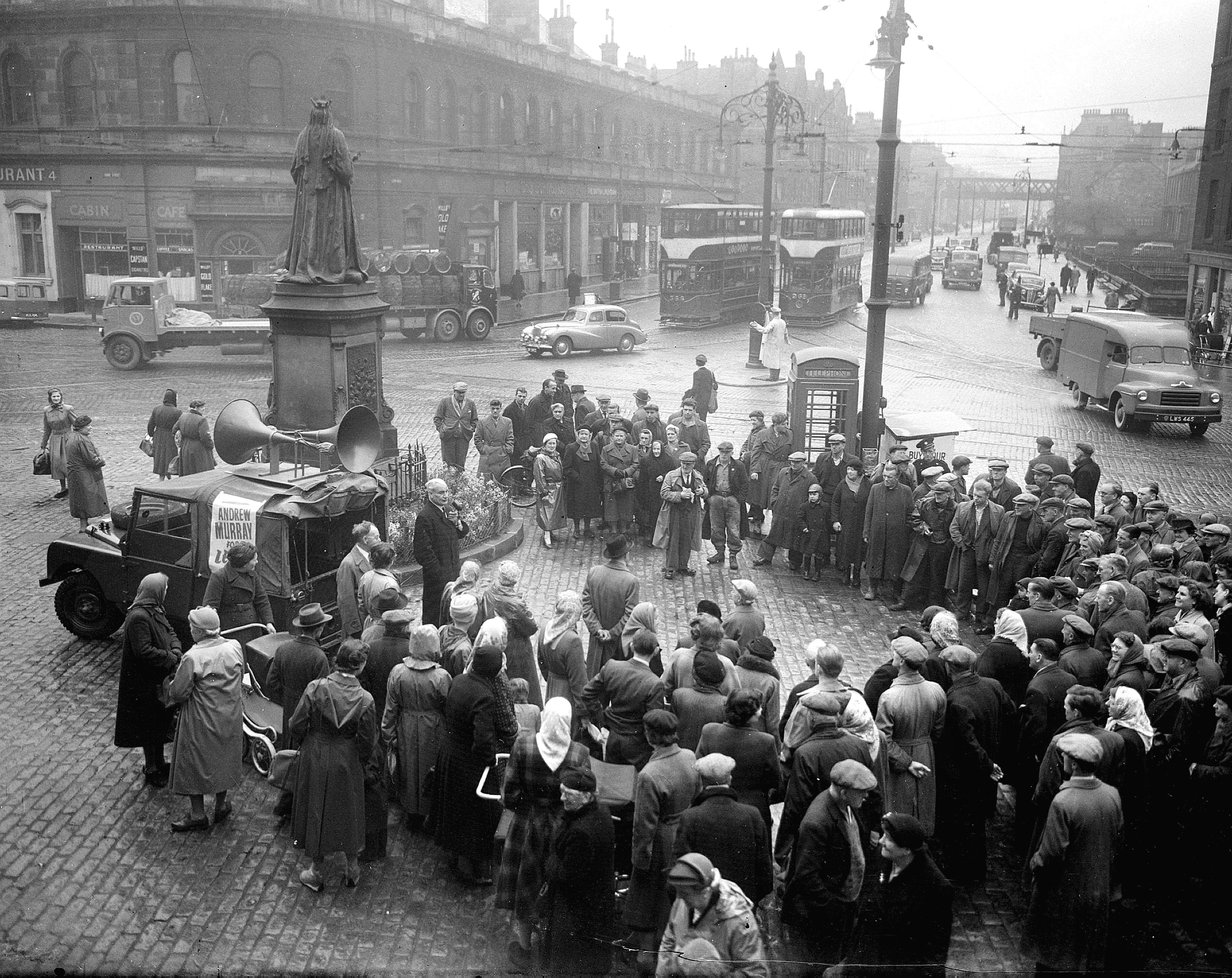 Independent Liberal candidate Sir Andrew Murray addresses peopel at an open air meeting at the Queen Victoria statue at the foot of Leith Walk during the 1955 General Election campaign.