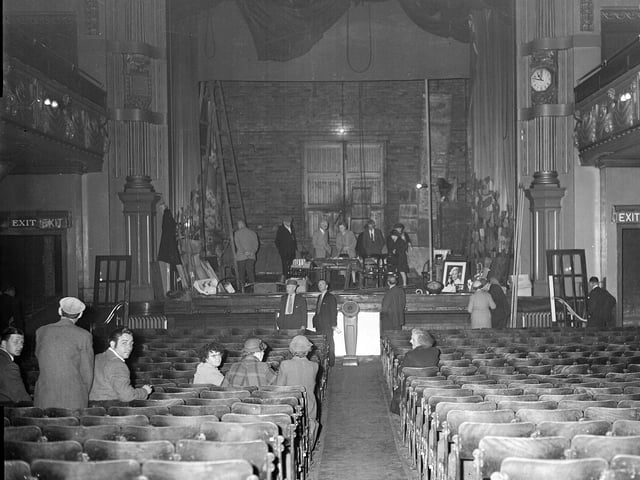 Furnishings being auctioned at the Alhambra Cinema in Leith Walk in August 1959.