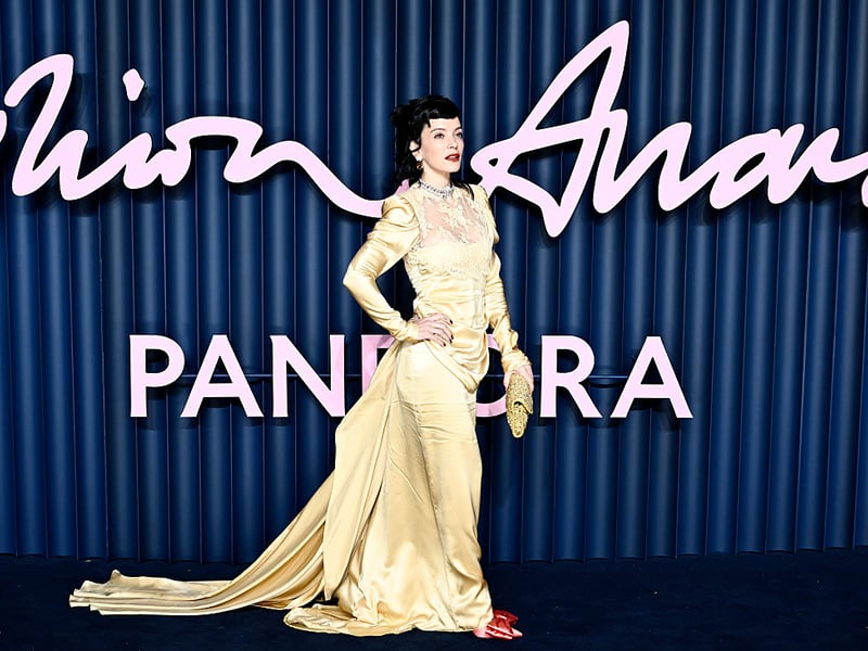 I know there were many who were fans of Lily Allen's outfit, but for me, it was just too theatrical and not flattering