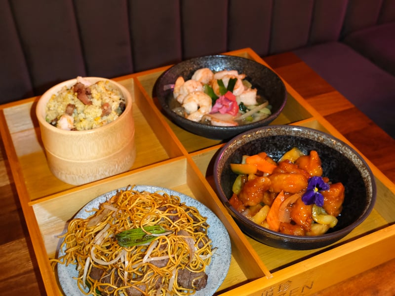 A trendy contemporary Oriental restaurant focusing on delicious 4 & 6 grid bento boxes and modern Chinese cuisine, perfectly paired with Asian-inspired cocktails. The sleek interior makes it a must-visit for dinner in Headingley. 📍 49 Otley Road, Headingley.