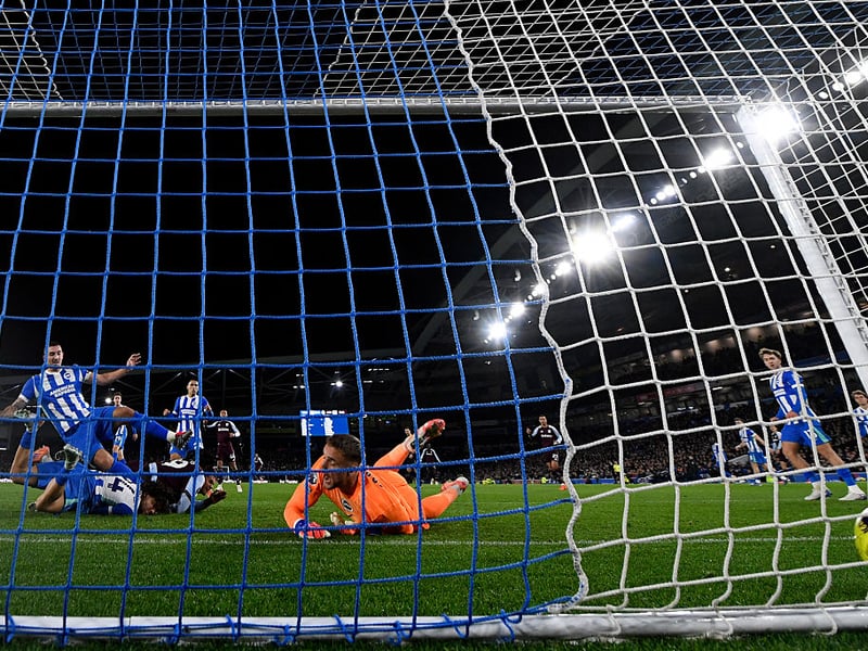 Produced a world class save to deny Watkins but had no chance with either of the two goals in the first half. Beaten at the near post for the third and unlucky with the as he clawed out the initial effort but Malen blasted home