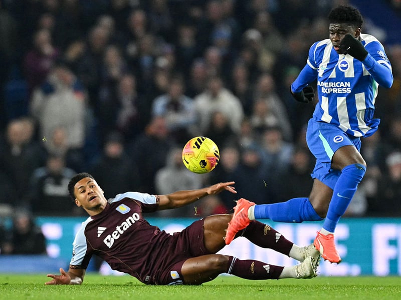 Back in the starting XI and he stayed on the pitch for more than 45 minutes, which is a major achievement. Better but still no where near his form of last term