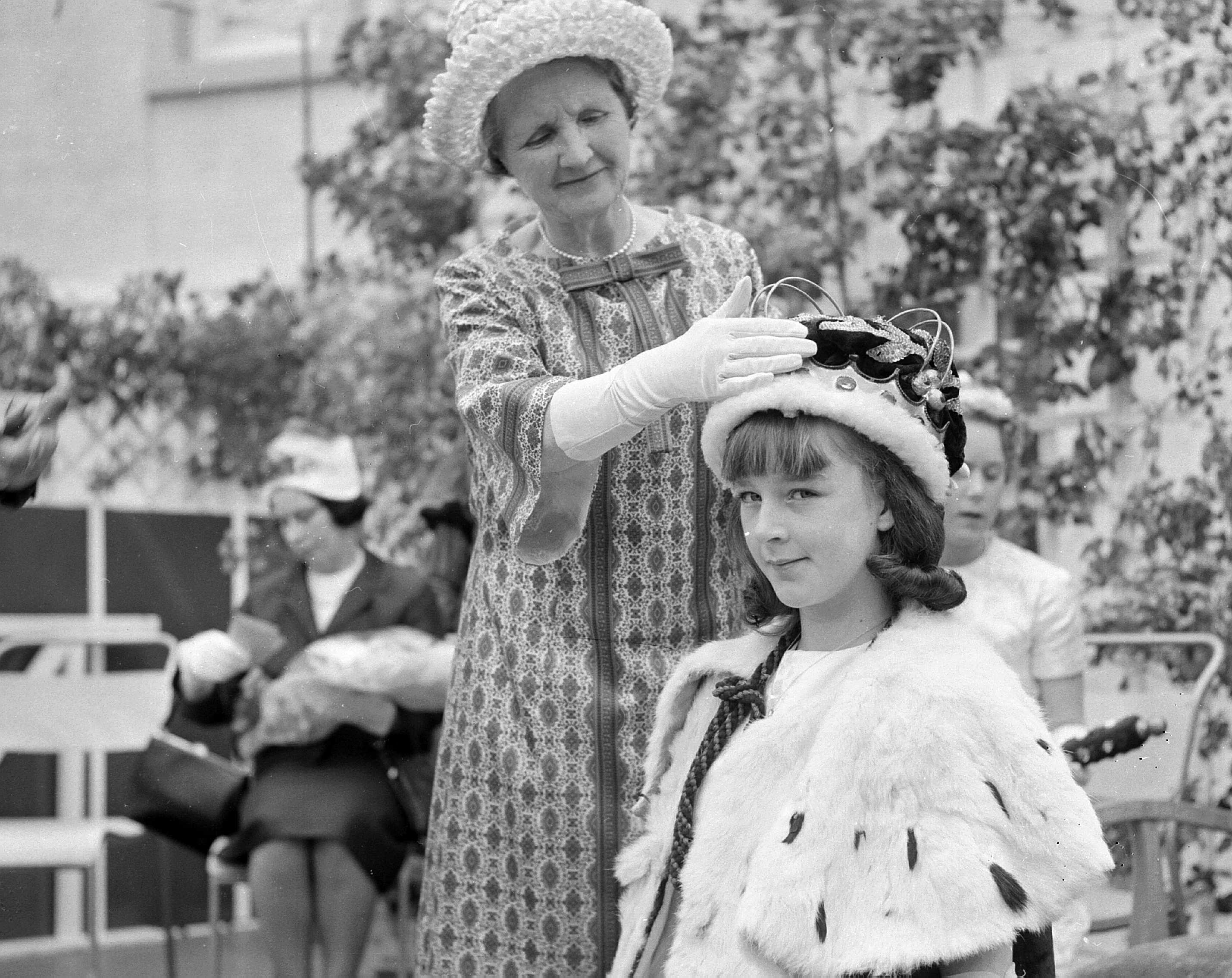 Queensferry Fair Queen Beryl Thomas is crowned by Miss Anne Scott in August 1965.