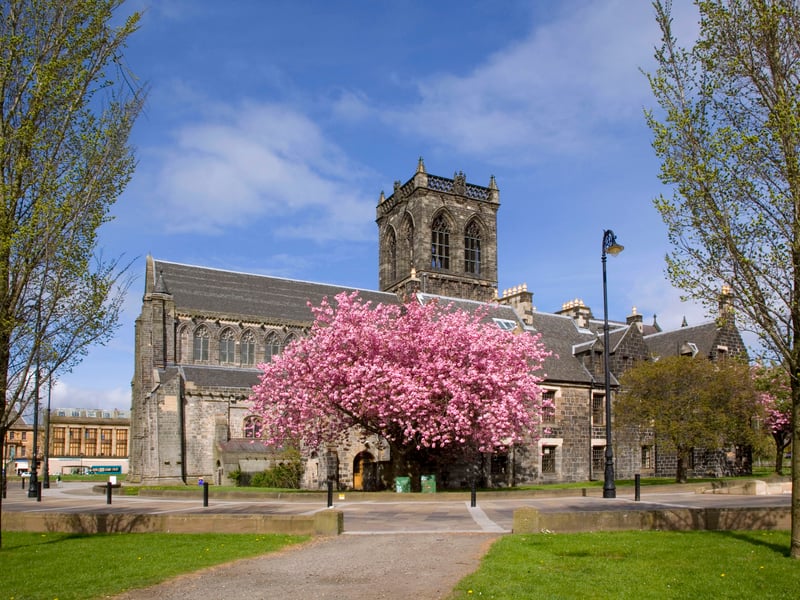 In Renfrewshire, life expectancy for women is 80.9 and life expectancy for men is 76.5