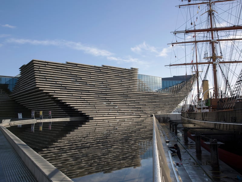 In Dundee, life expectancy for women is 79.6 and the life expectancy for men is 75.3