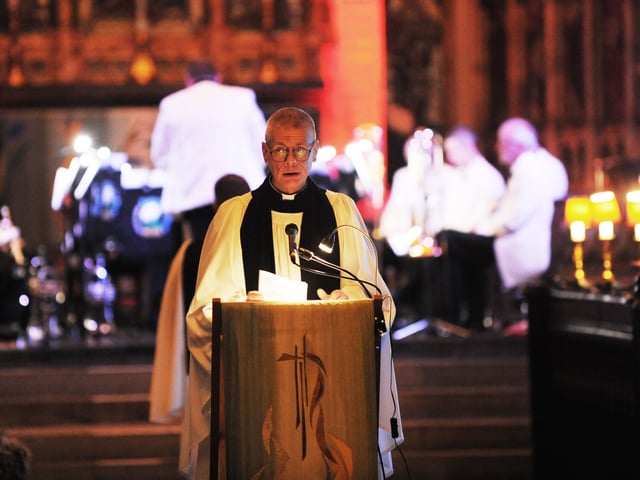 Revd Andrew Earwaker Curate, Leeds Minster, gave a reading to the congregation. 