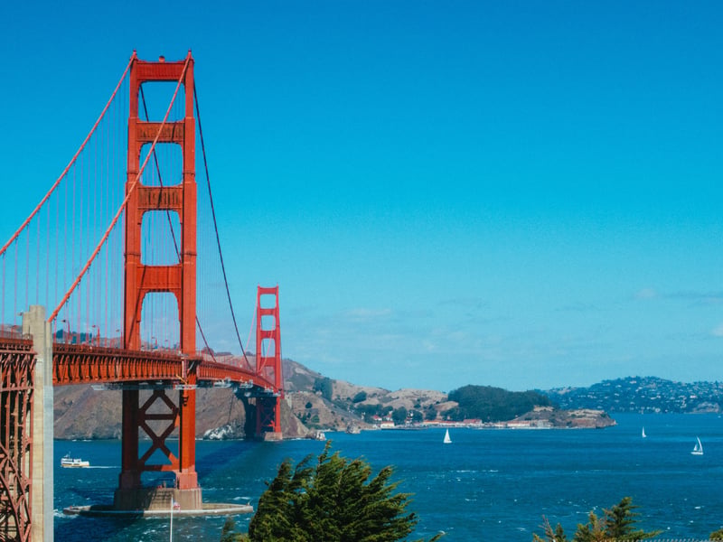 Home of the Golden Gate Bridge, it is most loved for its Victorian architecture, steep cable-car streets,, and landmarks such as Fisherman’s Wharf and the painted Ladies.