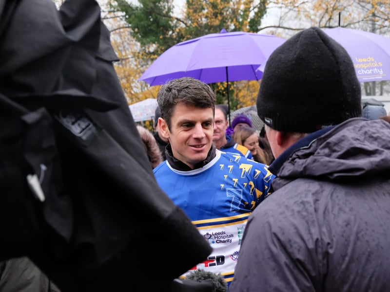 Triathlete Jonathan Brownlee assisted Kevin on the last leg of the challenge.