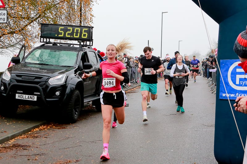 Spot yourself in these 68 photos of dedicated runners and supporters at ...